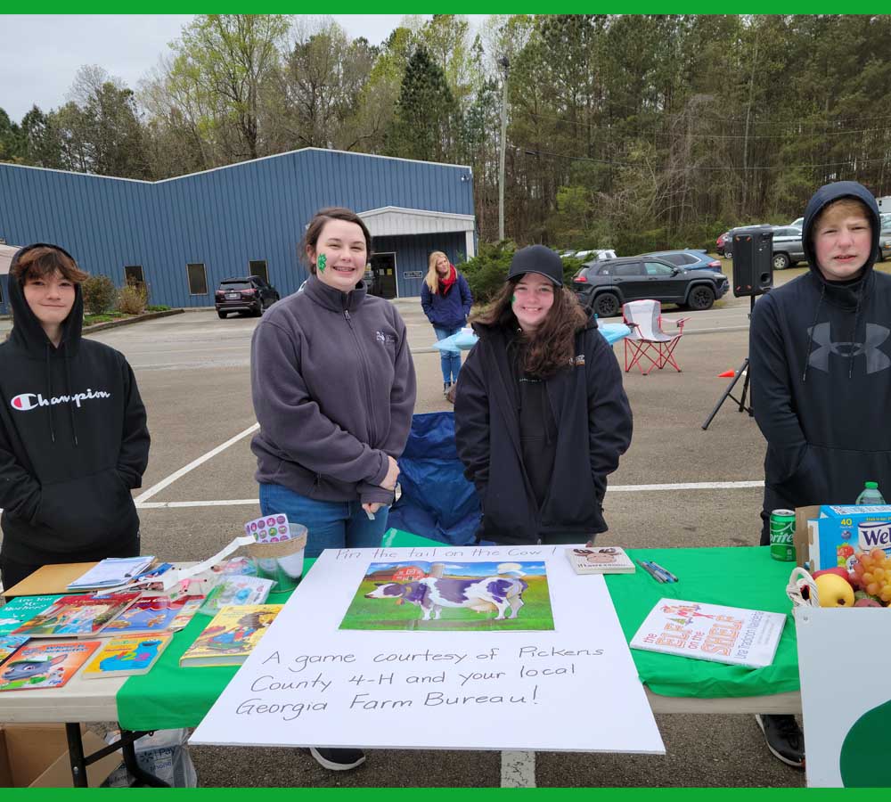 Local 4-Hers Brave the Cold to help their Community