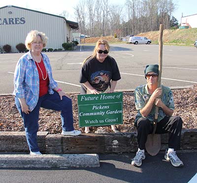 Pickens Community Garden Wants Your Leaves